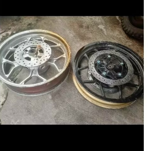 Velg tapak lebar axio PNP yamaha xabre r15 mt15 vixion Depan 3 inch double disk. Belakang 4,5inch
