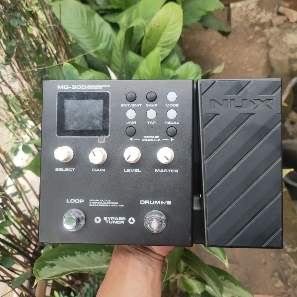 EFEK GITAR BEKAS / EFEK GITAR SECOND / NUXMG300 / NUX MG300 / NUXMG 300 / NUX MG 300