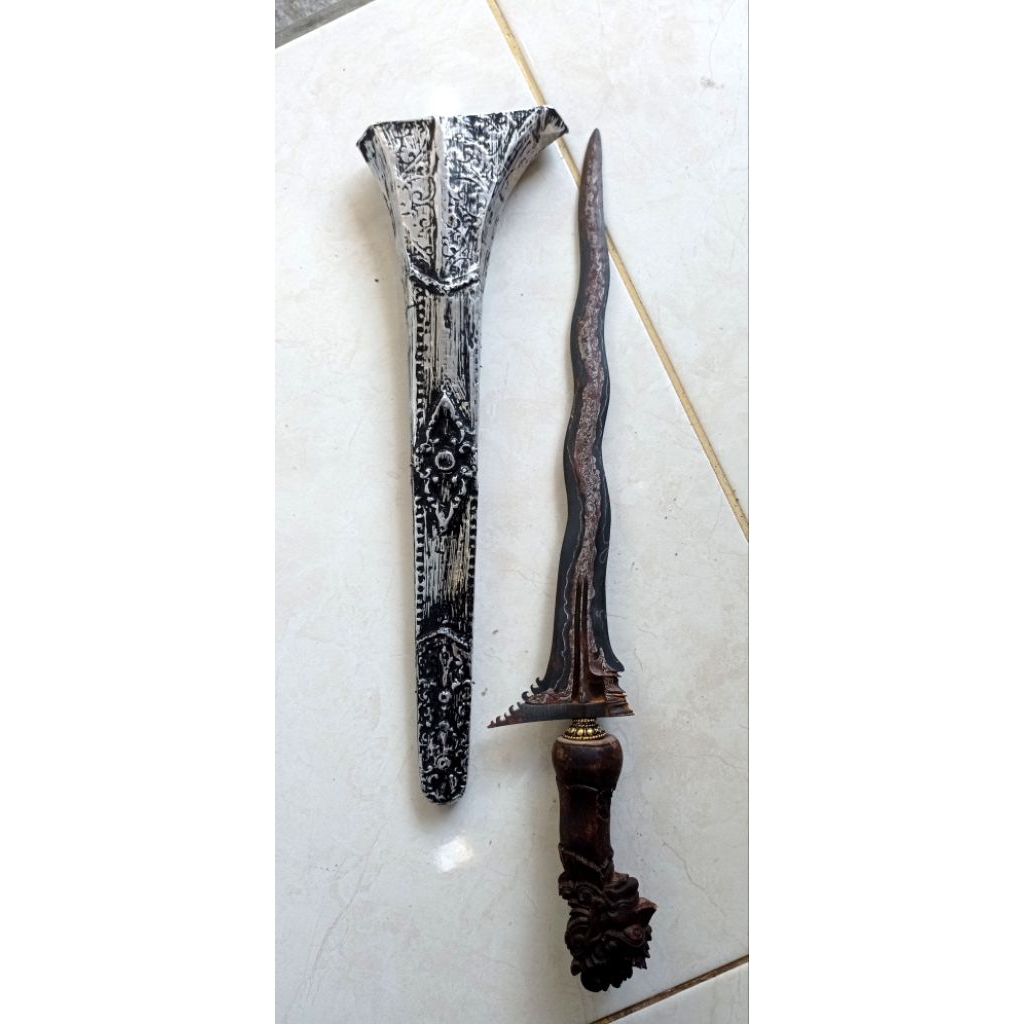 Keris Bali  pamor kulit semangka panjang bilah 30cm
