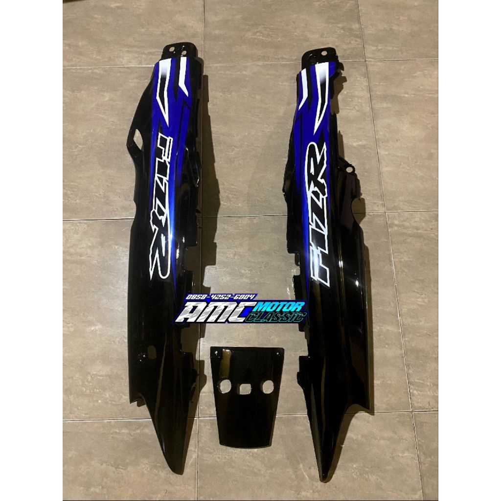 Cover body yamaha fiz r/fiz r set kanan kiri warna hitam striping biru tua
