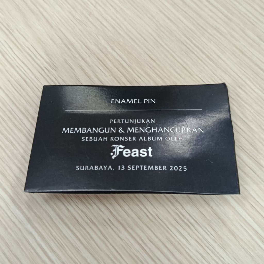Enamel Pin Membangun & Menghancurkan .Feast