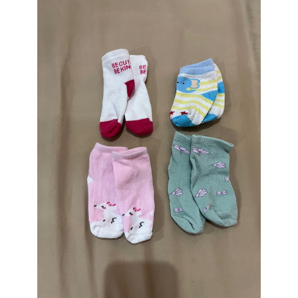 kaos kaki bayi bekas