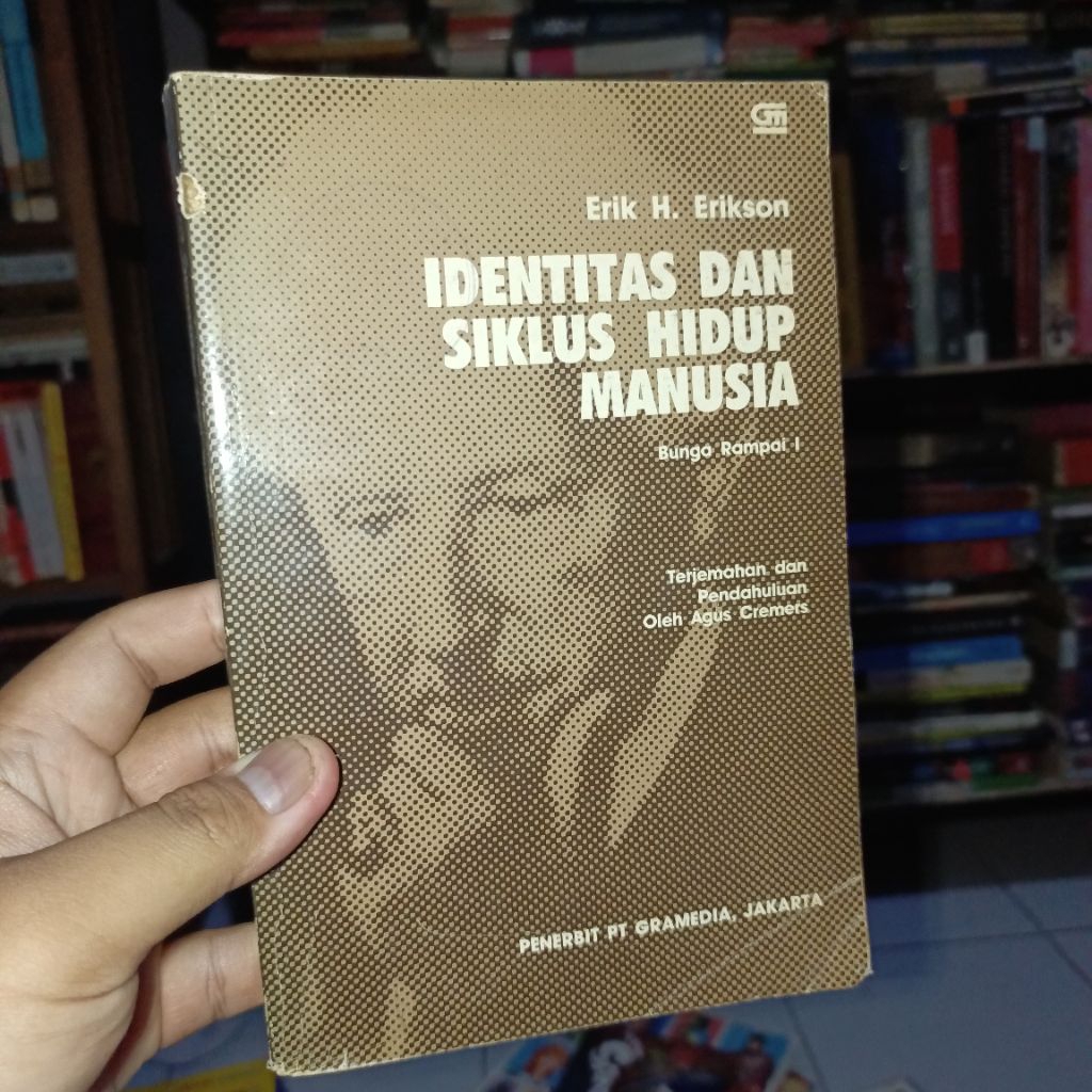 Identitas dan Siklus Hidup Manusia Bunga Rampai I by Erik H. Erikson