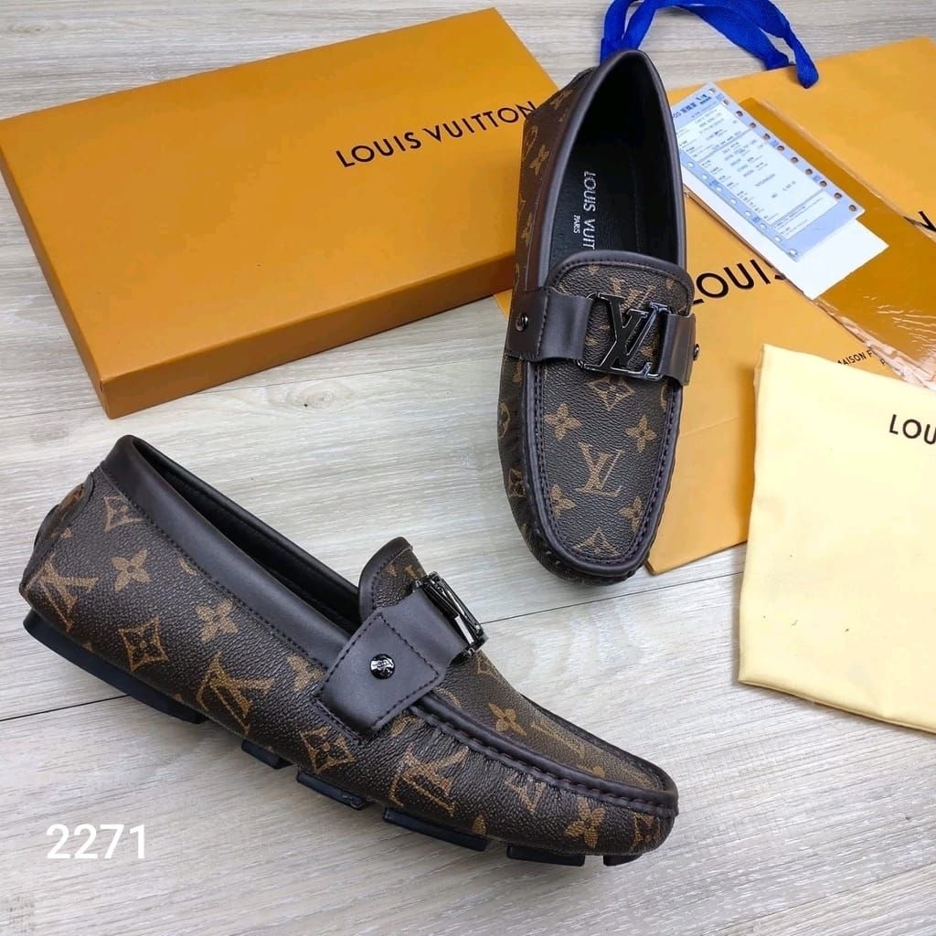 sepatu loafer pria bahan kulit/sepatu kerja pria LV