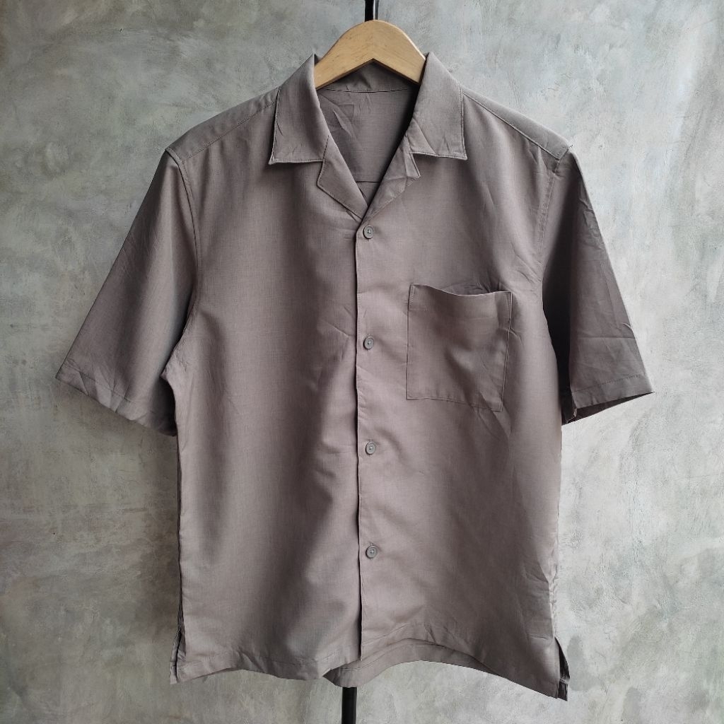 KEMEJA GU OPEN COLLAR