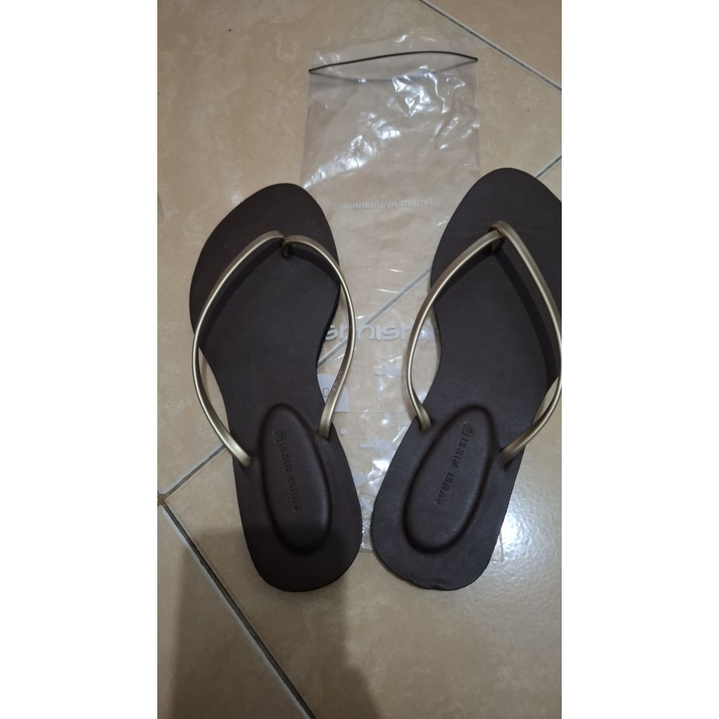 Isrin Isran Sandal