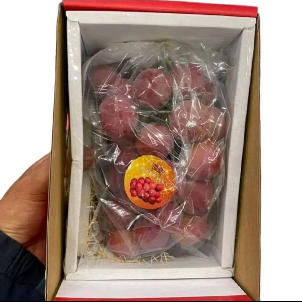 Buah anggur ninaqueen anggur merah manis wangi segar 500gram