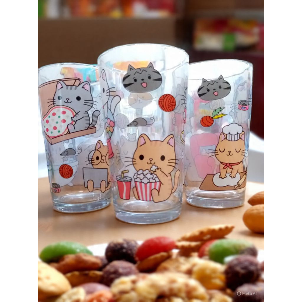 gelas karakter lucu karakter kucing dan sapi yang imut