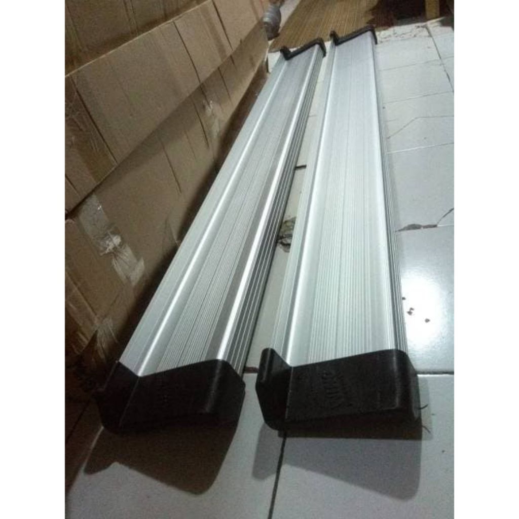 Foot step footstep injakan samping mobil rush lama