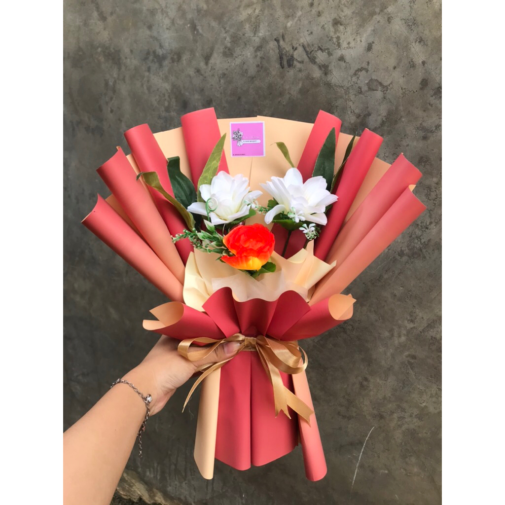 Buket Nacaflorist - Buket Aesthetic Wisuda Graduation Hadiah Ulang Tahun Bucket Flower Bunga Wisuda 
