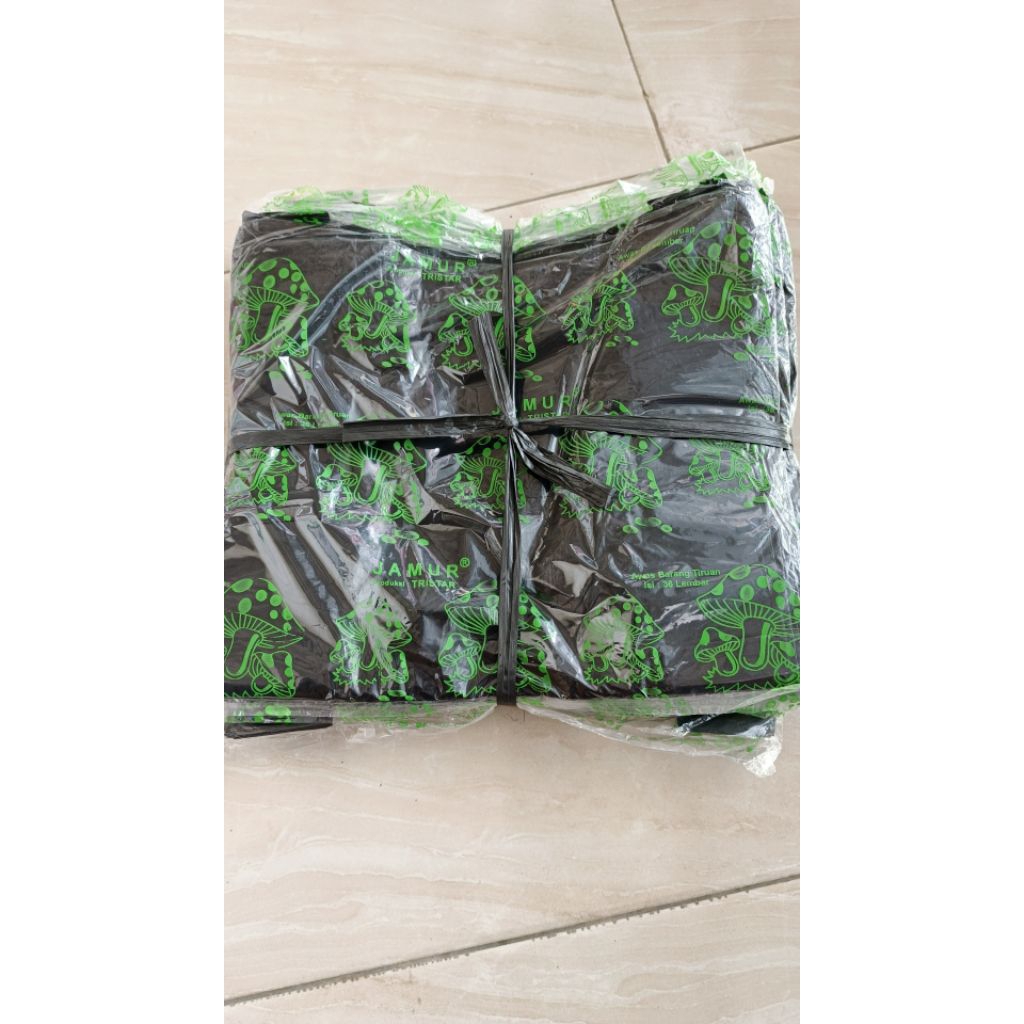 KANTONG PLASTIK KRESEK HITAM JAMUR