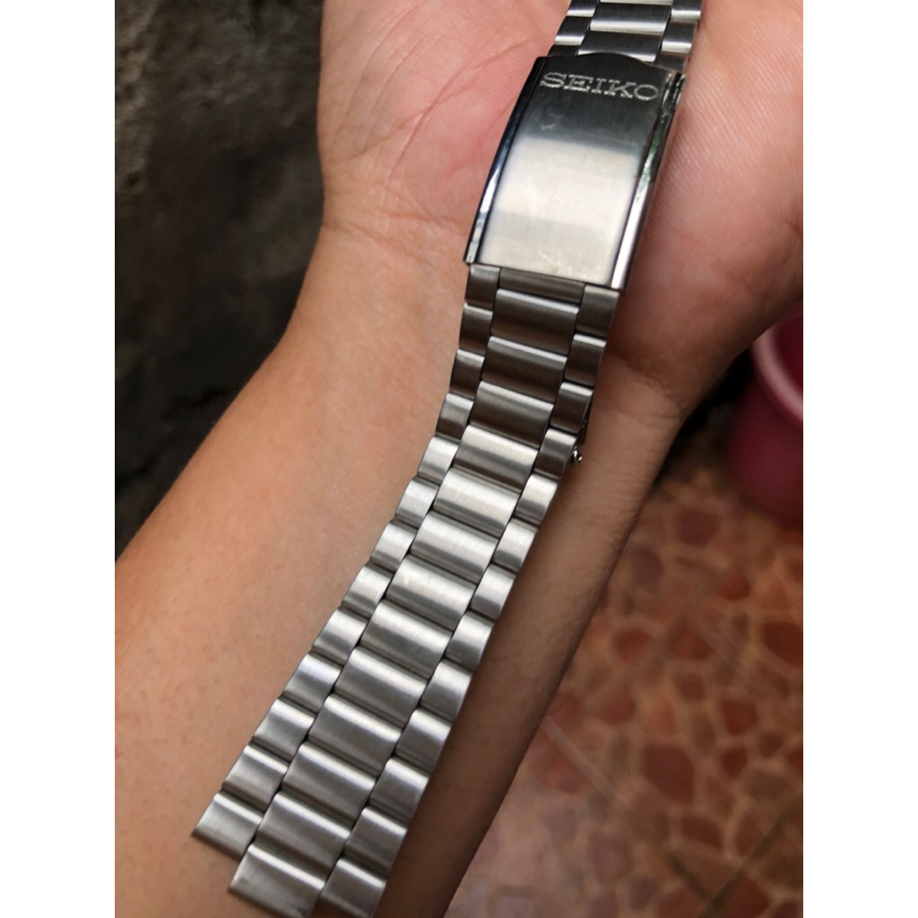 rantai jam tangan seiko 5 lug 19 mm original.dengan kode d kuping nya asli seiko 5