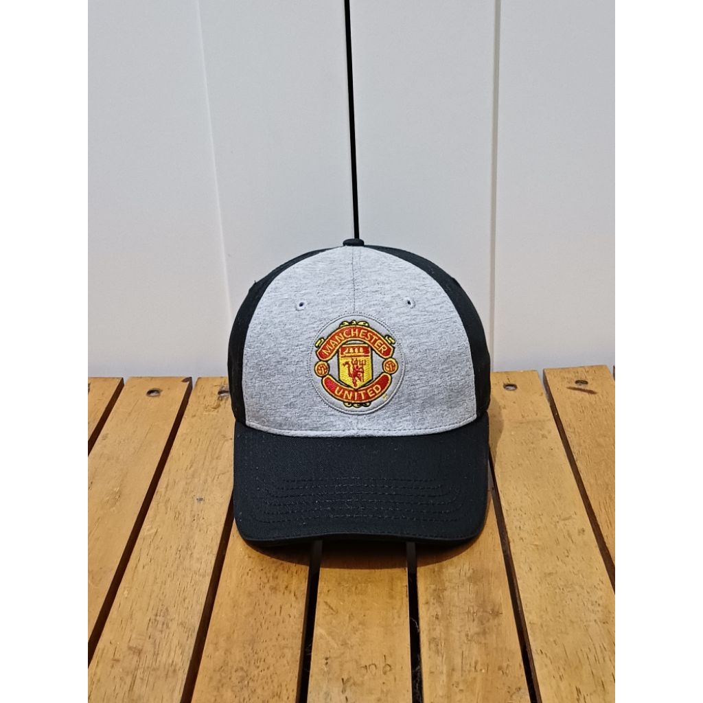 topi manchester united second