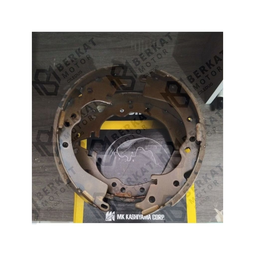 BRAKE SHOE INNOVA (RR) MK KASHIYAMA / KAMPAS REM BELAKANG INNOVA (RR)