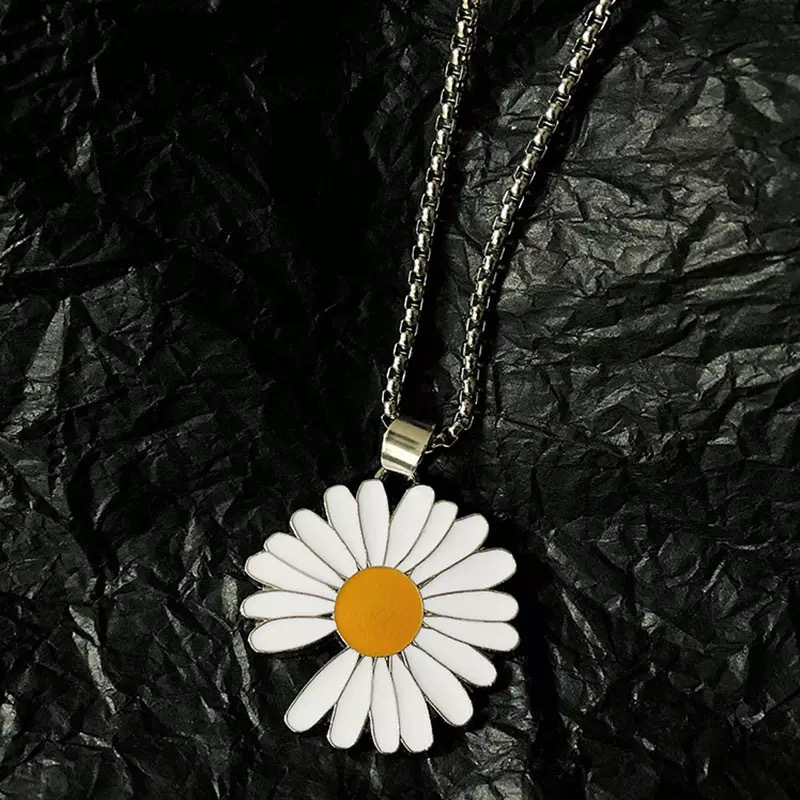 Kalung Titanium Wanita Liontin Bunga Daisy Putih Anti Karat Gdragon Peaceminuusone