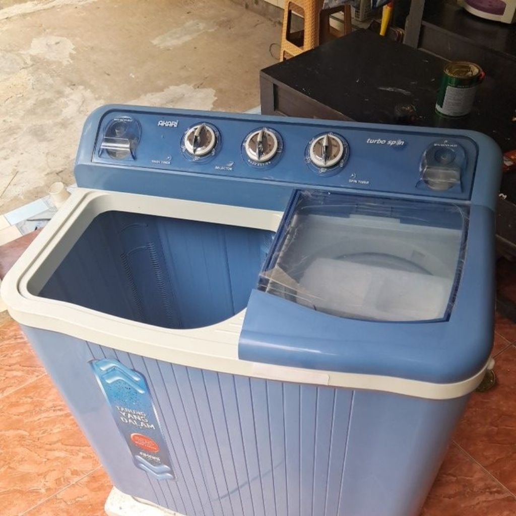 AKARI Mesin cuci 2 Tabung Turbo Spin AWM-818K