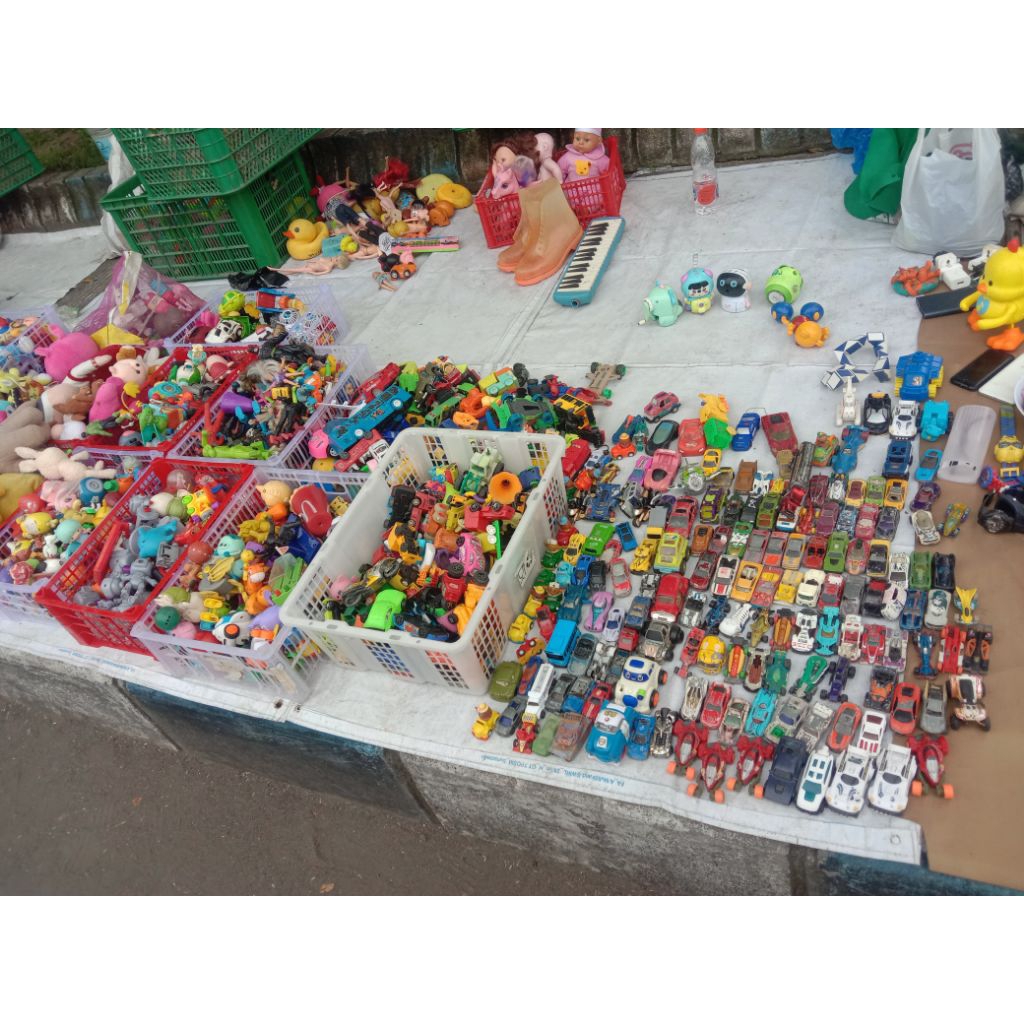 mainan mc Donald bekas kiloan