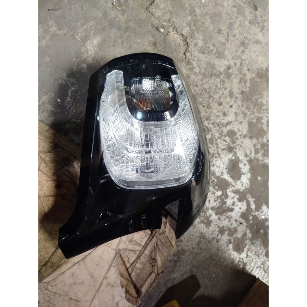 STOPLAMP TOYOTA SIENTA ORIGINAL, LAMPU BELAKANG SIENTA, LAMPU REM TOYOTA SIENTA ORIGINAL