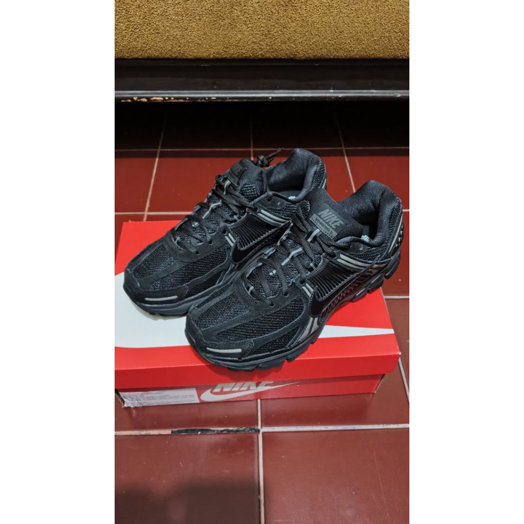 Nike Vomero 5
