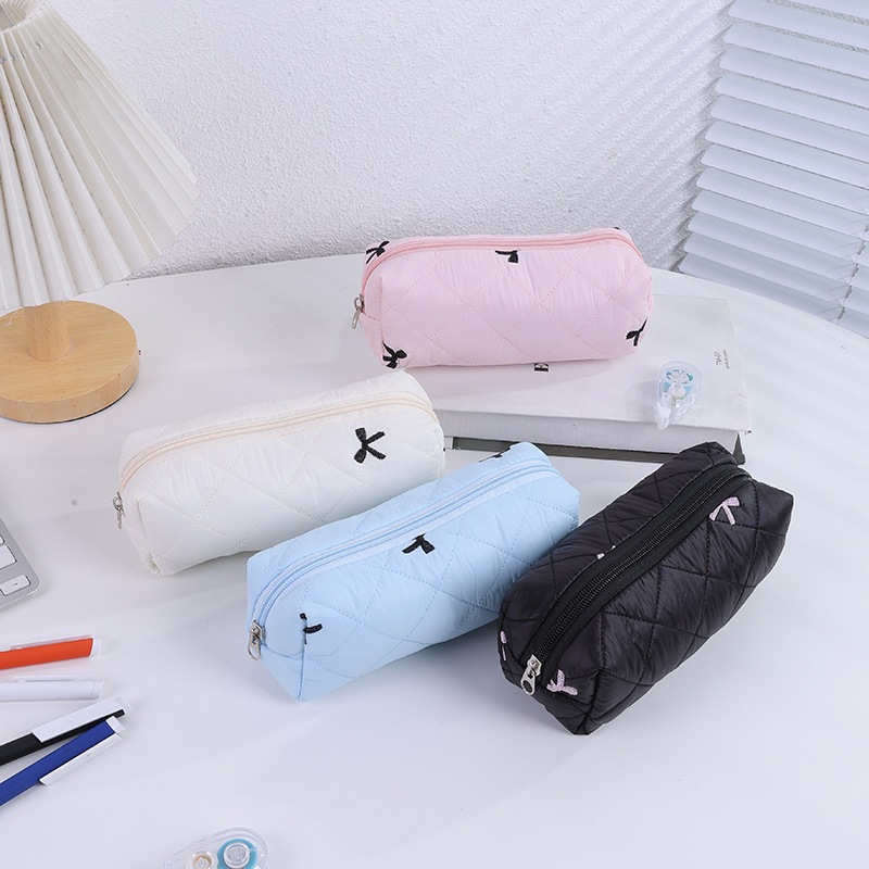 

Kotak Pensil Coquette Stylish Pencil Case Sekolah Cute Pouch Makeup Perempuan Trendy Multifungsi