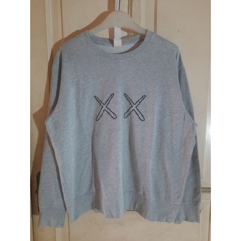 Crewneck Uniqlo x KAWS x Sesame Street Original ( Bonus Kaos Uniqlo x Kaws ) Unisex