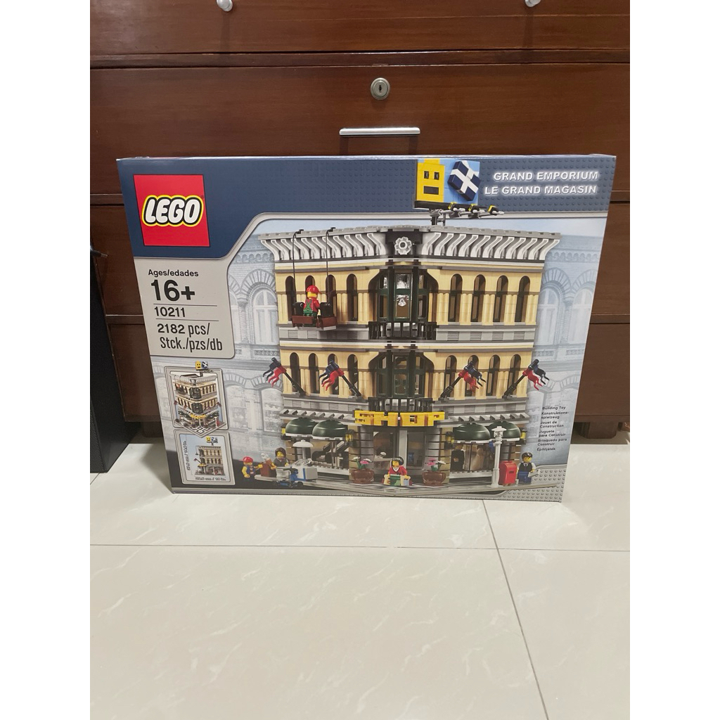 LEGO 10211 Creator : Grand Emporium (MISB)