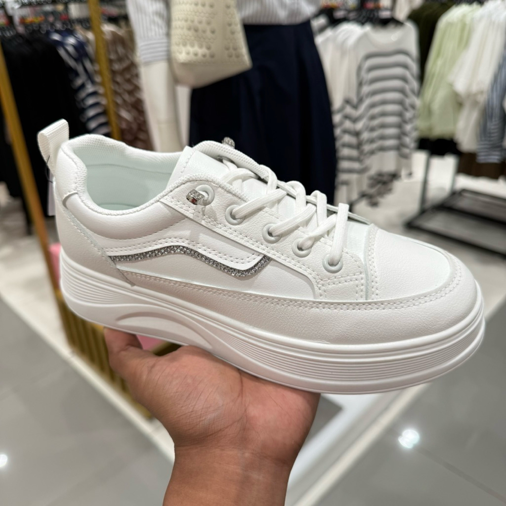 St.Moritz Sepatu Sneakers Hitam Putih Wanita Super Comfy 36-40