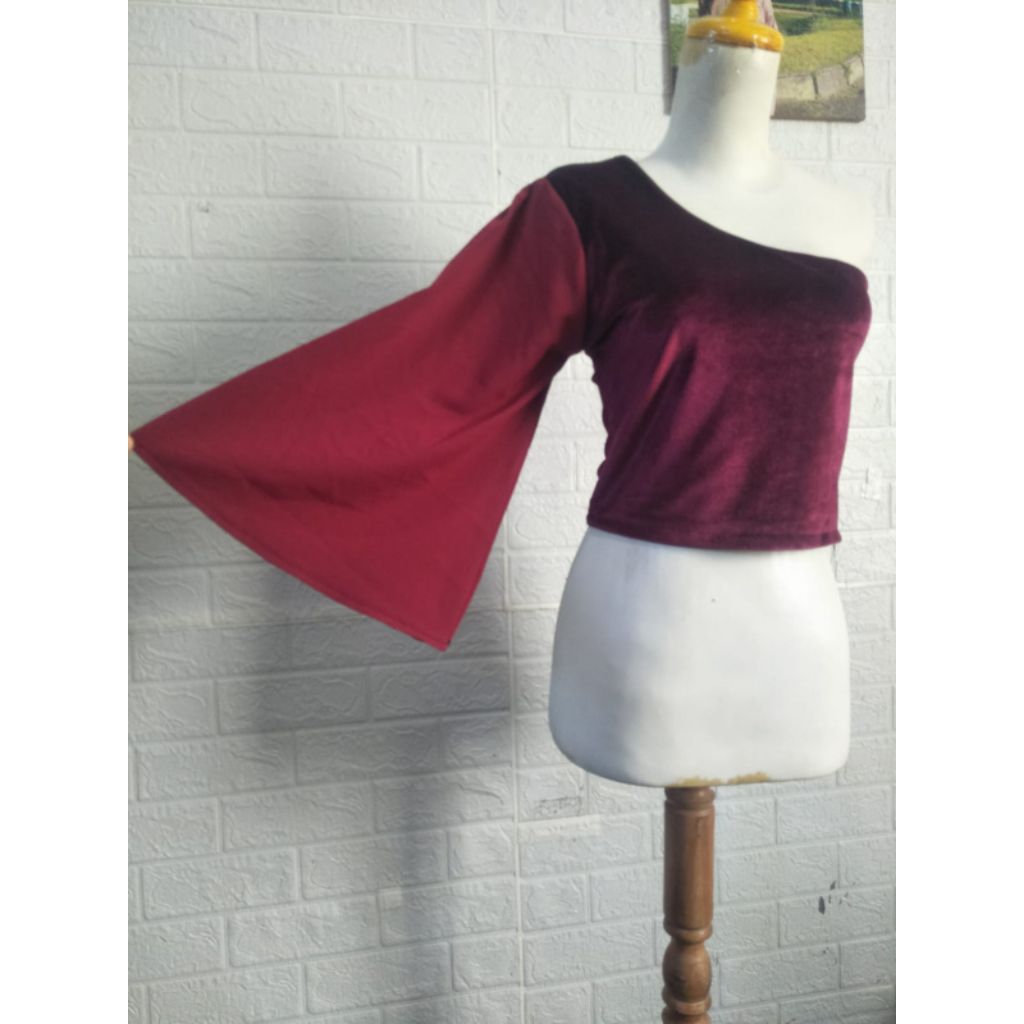 Atasan Crop Wanita || Warna Merah Marun Bahan bludru