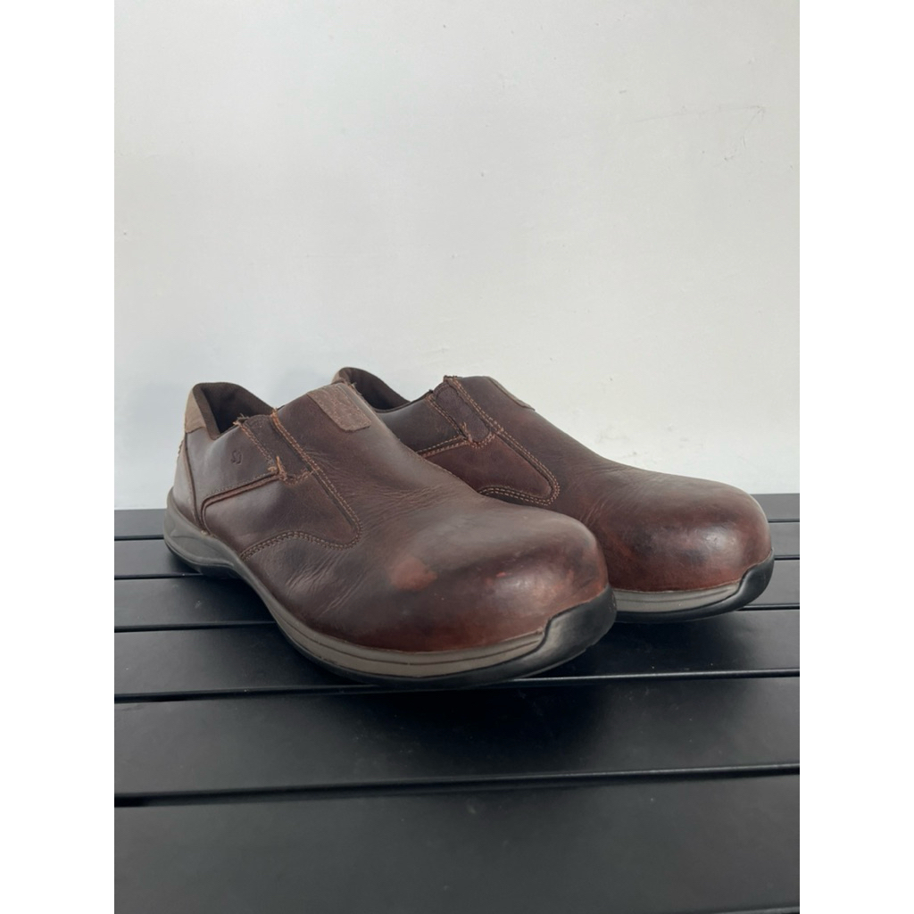 sepatu safety redwings