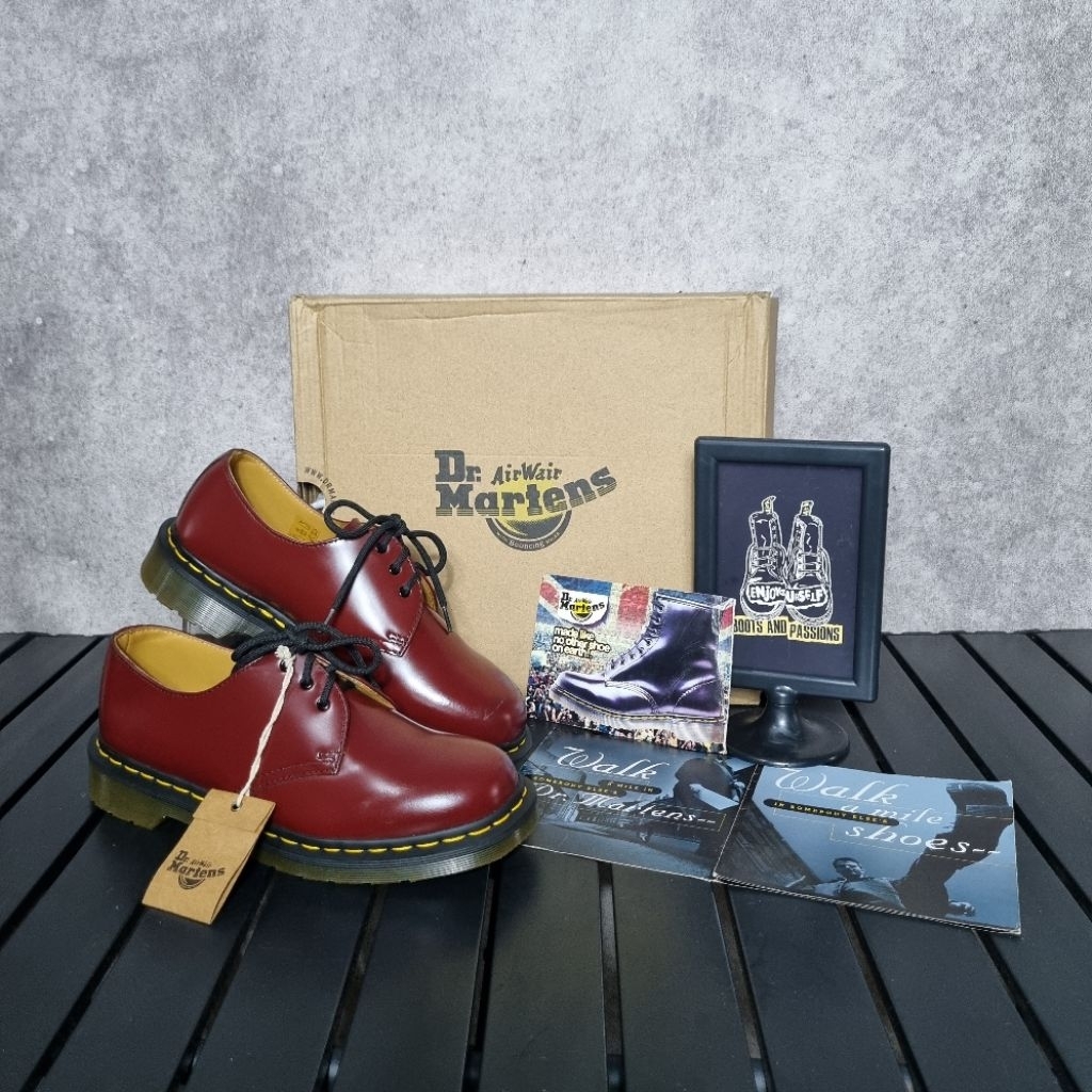 Dr Martens 1461 CherryRed 7uk Vietnam NO England Solovair Docmart Dr.Martens Docmartens BNWT