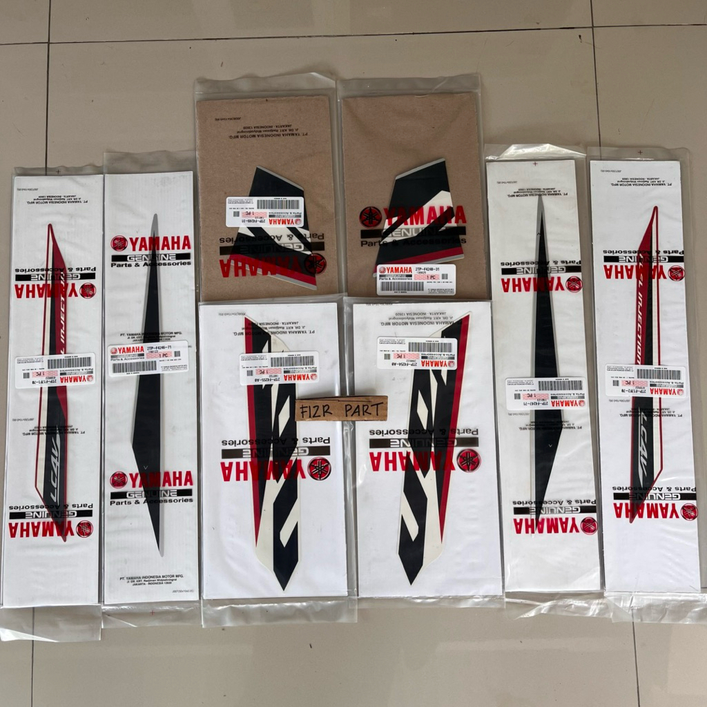 STRIPING GRAPHIC STIKER VIXION new  ADVENCE FZ150 new VIXION  NVA PUTIH 2016 2017 1SET ORIGINAL YAMA