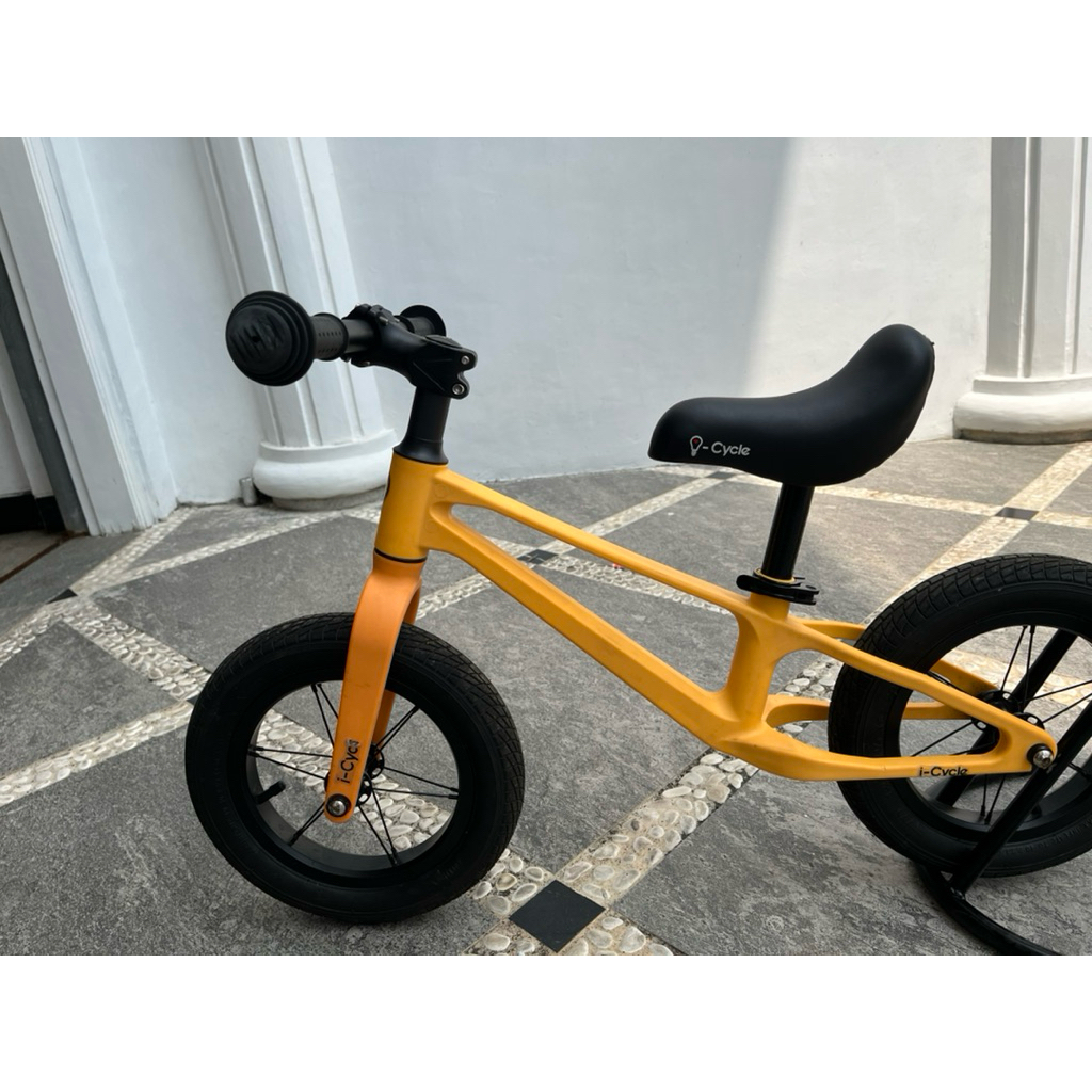 Preloved Balance Bike Pushbike i-cycle Demon