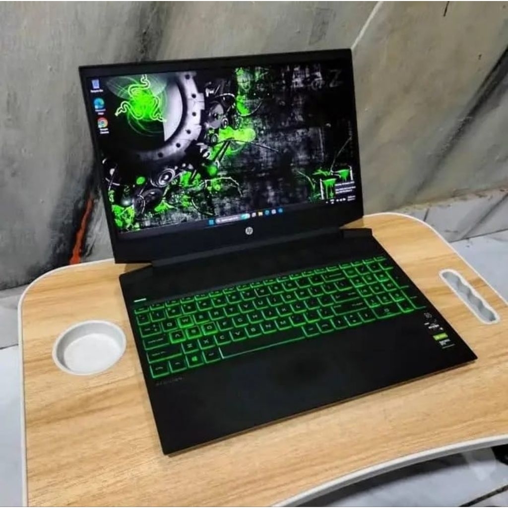 HP Pavilion Gaming 15-ec0001AX/ Ryzen 5 3550H/ DualVga GTX 1050+ RX Vega 8 Approx 9Gb/ Ram 16Gb/ SSD