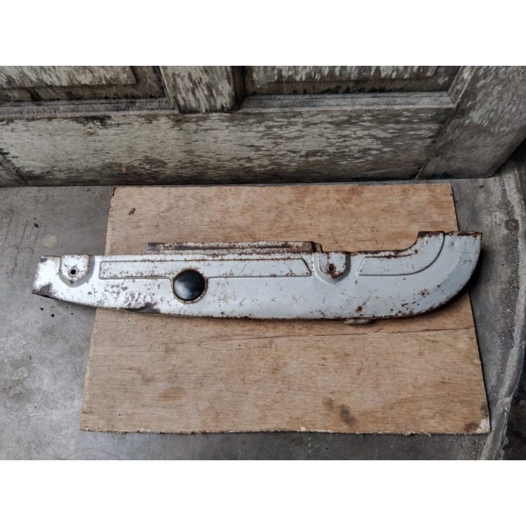 KETENGKAS YAMAHA ALFA ORIGINAL COVER RANTAI YAMAHA ALFA TAHUN TUA TUTUP RANTAI YAMAHA ALFA ORIGINAL 