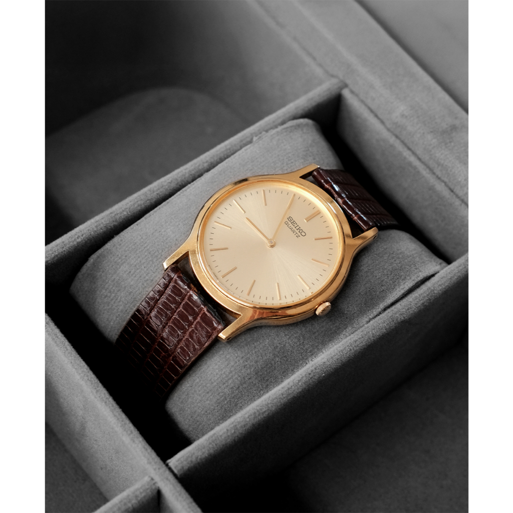 Jam tangan Seiko dress watch Quartz Cal. V700