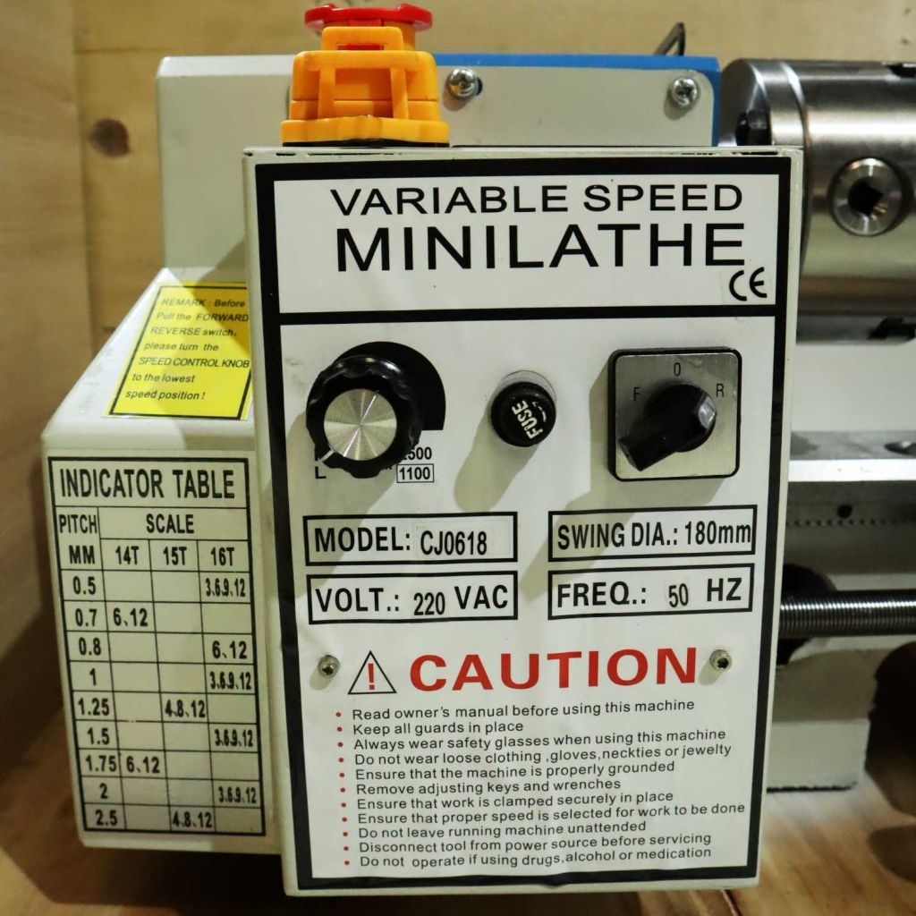 Mesin Bubut Mini Lathe Wood Metalworking 550W - 0618 Mesin Bubut Mini Lathe Wood Metalworking 550W -