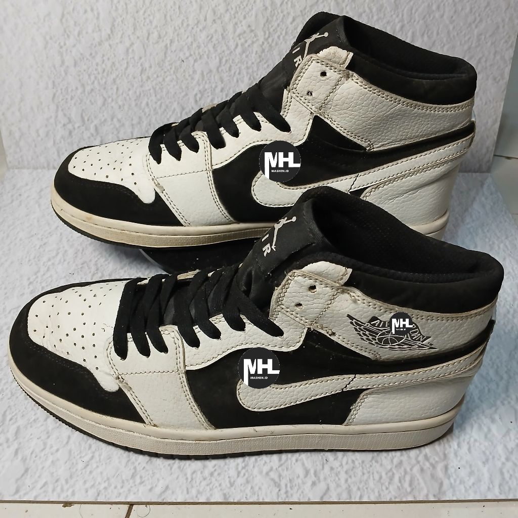 Sepatu Sneakers Kasual AJ 1 Mid Panda Black & White