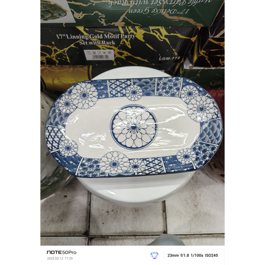 Piring keramik saji oval biru putih