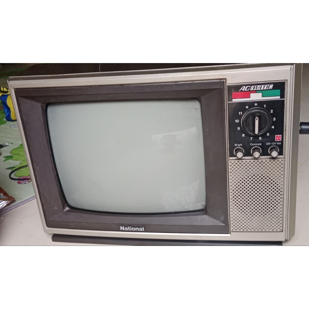 tv nasional vintage