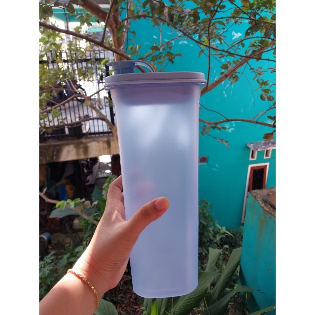 botol minum 2 liter dari moorlife