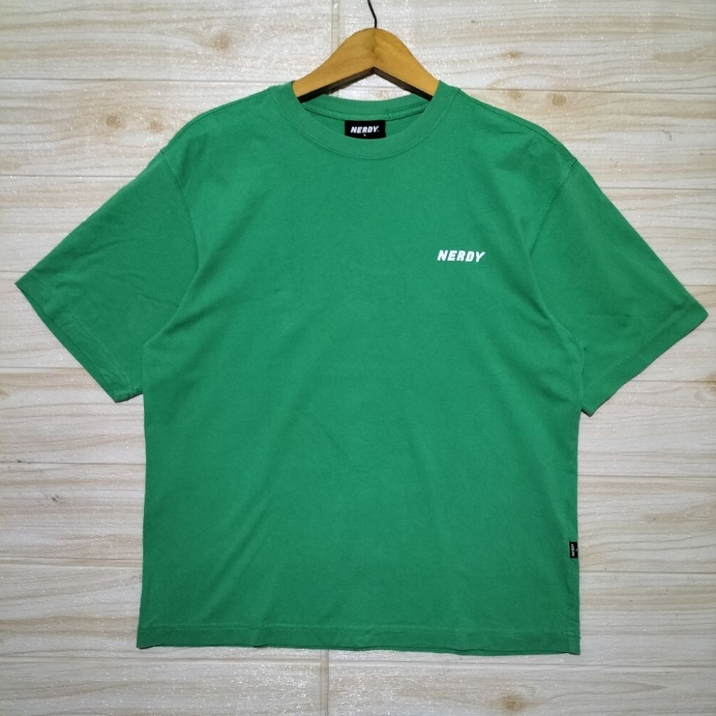 1055. T shirt Kaos NERDY Size S Tag/M P66  LD106