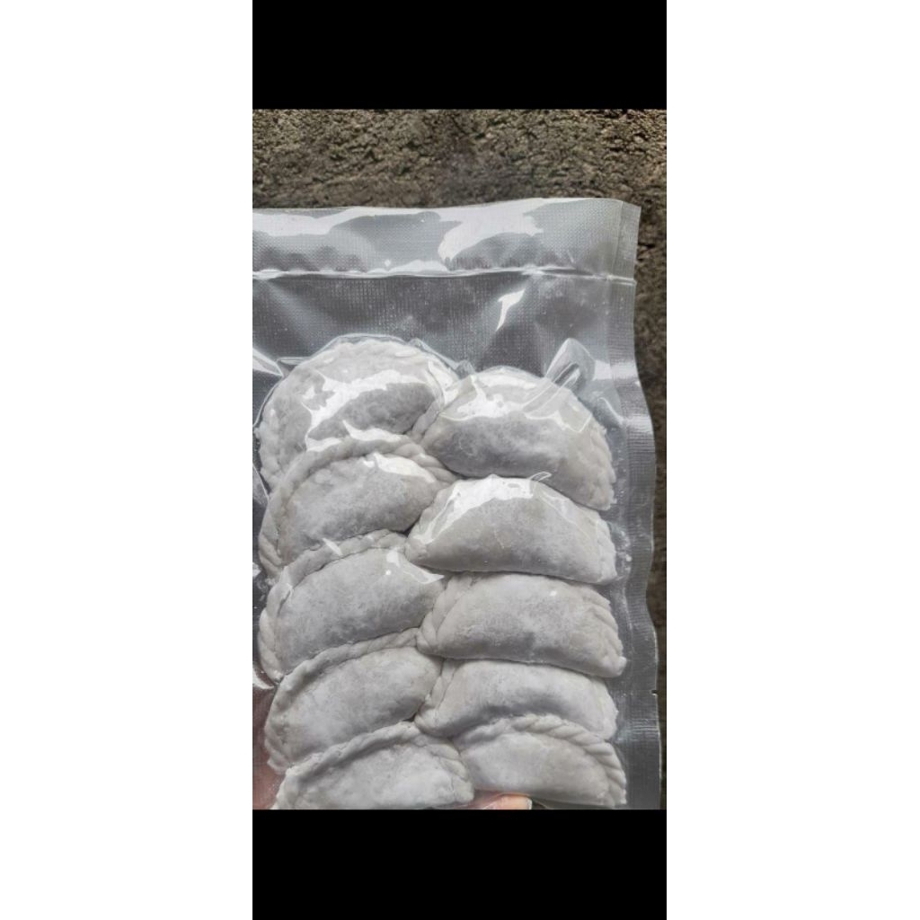 Cireng isi ayam suwir dan Mozarella