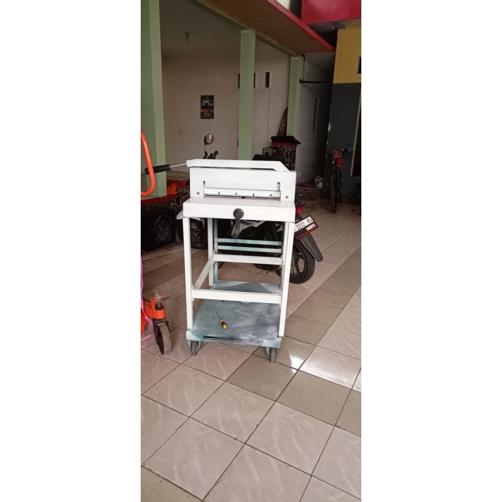 mesin potong kertas