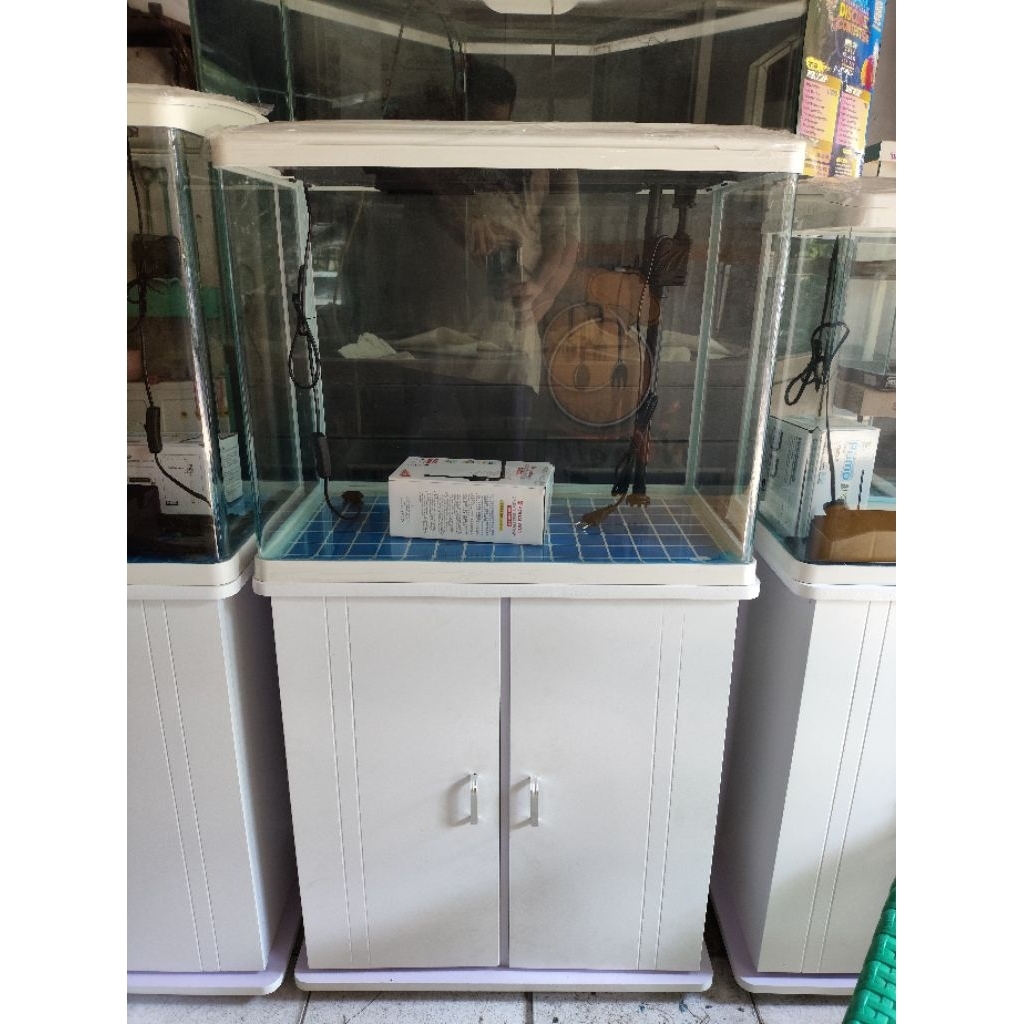 Aquarium Bending Full set 60cm Termasuk Lemari