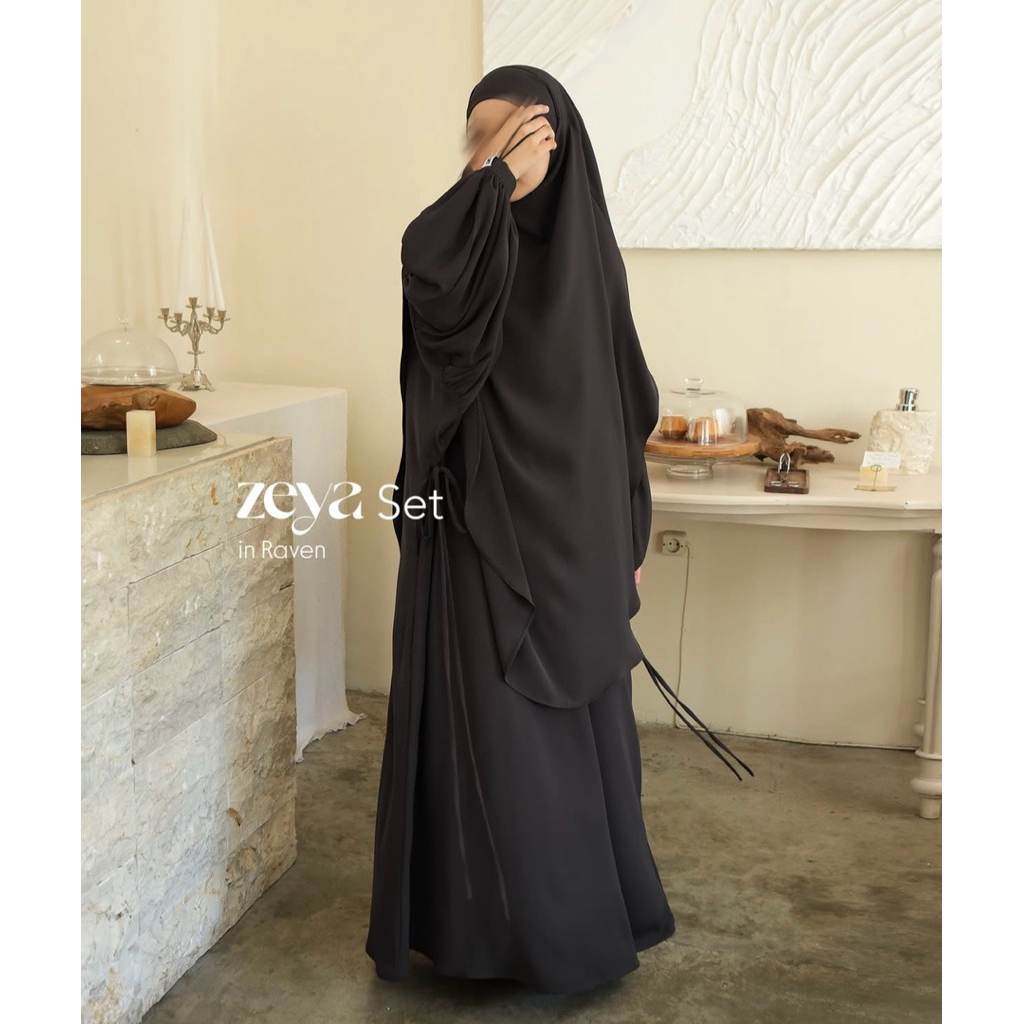 KHALEWALE Zeya Set In Raven (Dress + French Khimar)