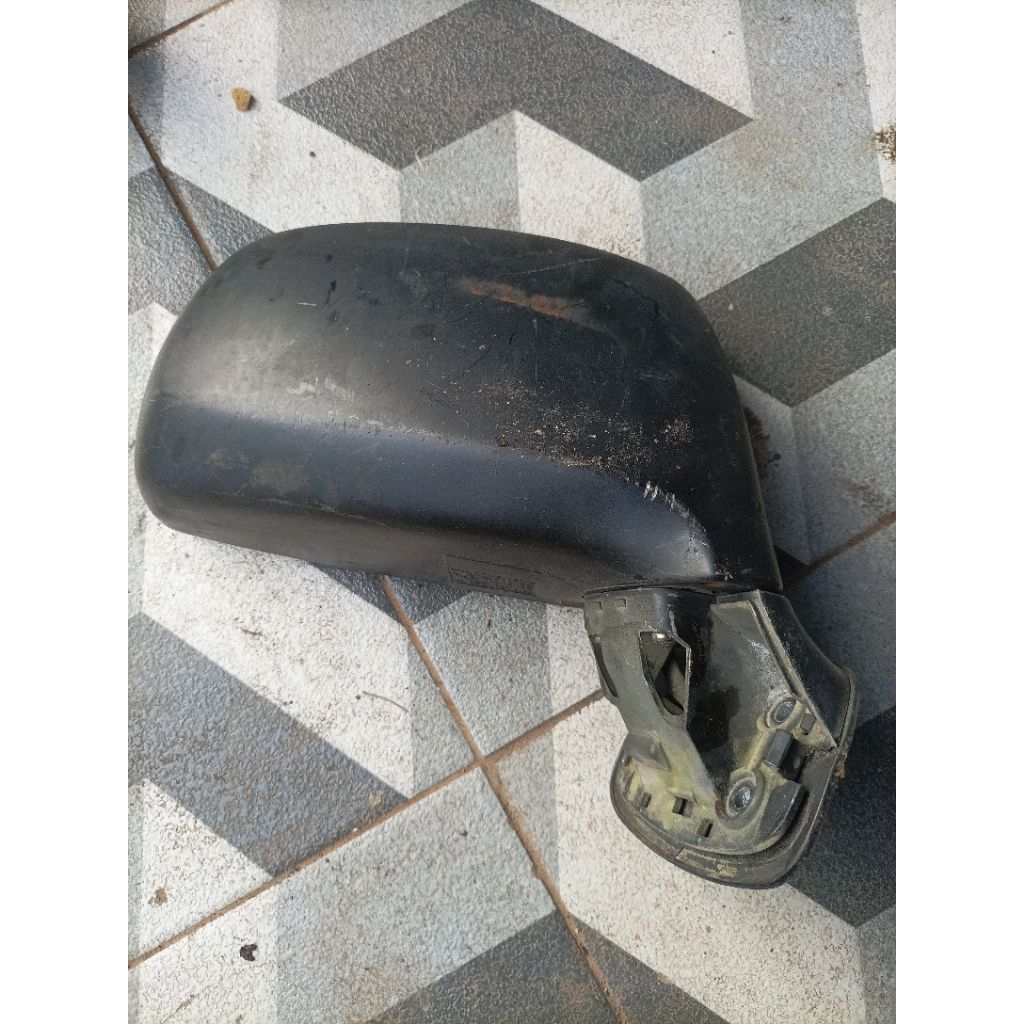 spion kanan hyundai trajet