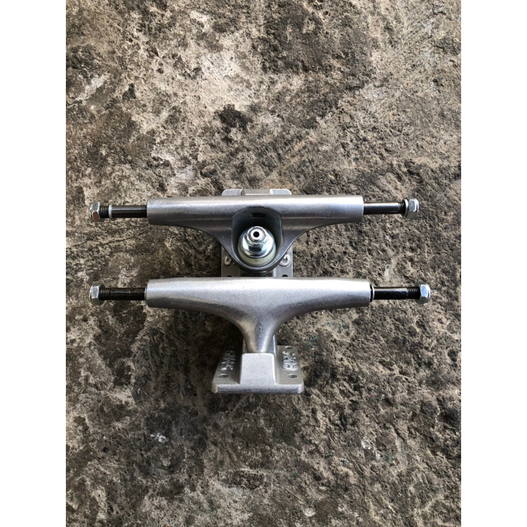 skateboard trucks “ GUTS “ raw 5.25 (139)