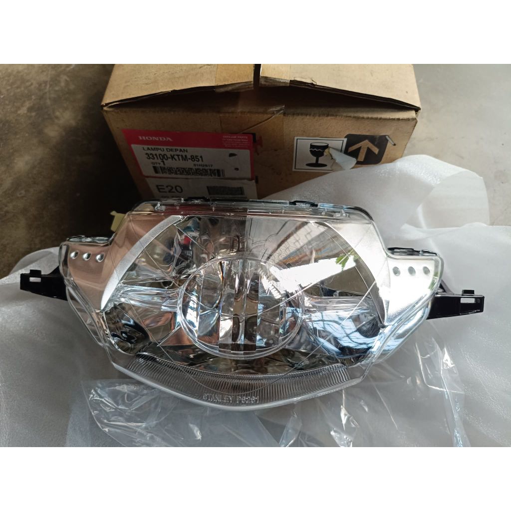 headlamp assy / lampu depan komplit honda supra x125 old bohlam 1 (KTM) original ahm
