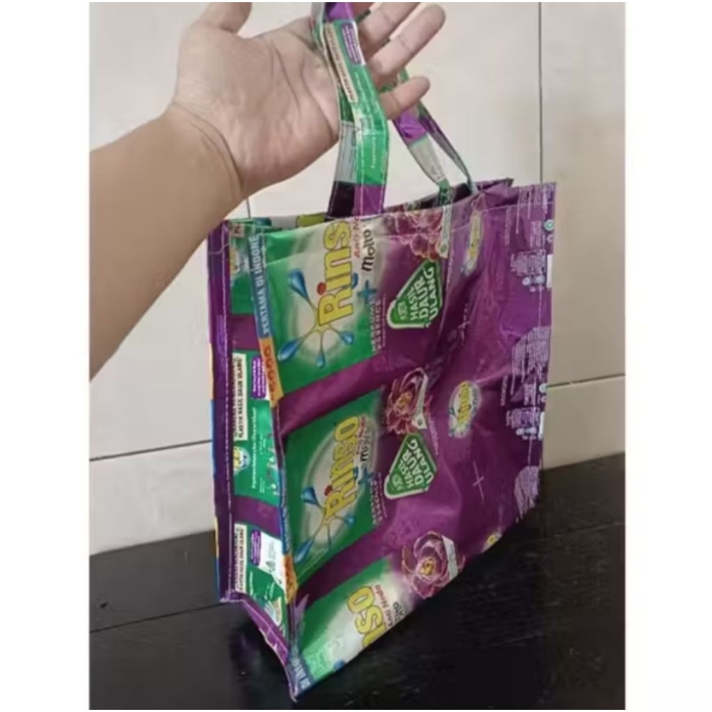 TAS PLASTIK, TAS DAUR ULANG, TAS DAUR ULANG MURAH (TAS SOUVENIR PERNIKAHAN/ULANG TAHUN)