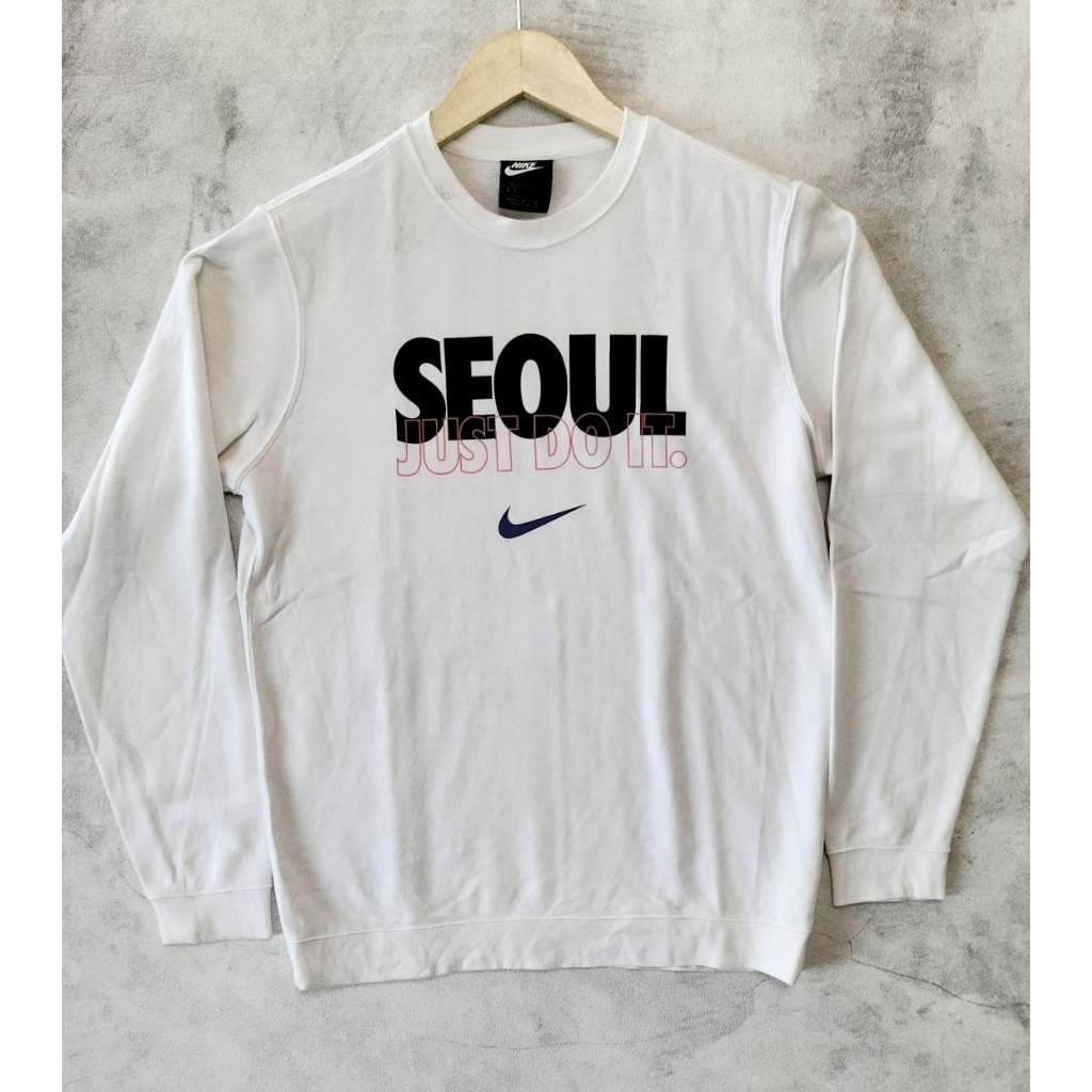 Jual Hoodie, kemeja, sweater, Crewneck Nike second kondisi istimewa